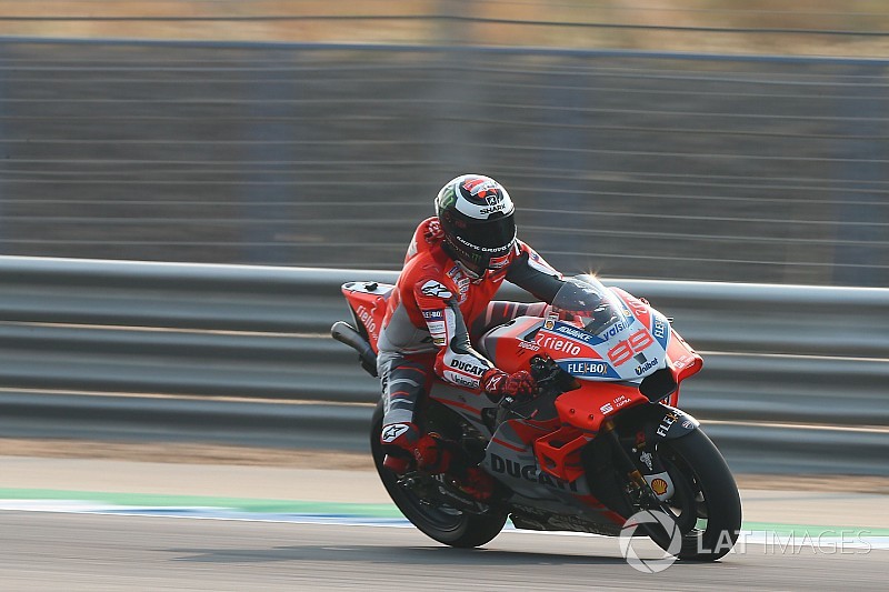 Лоренсо «досі не освоївся» з новим мотоциклом Ducati