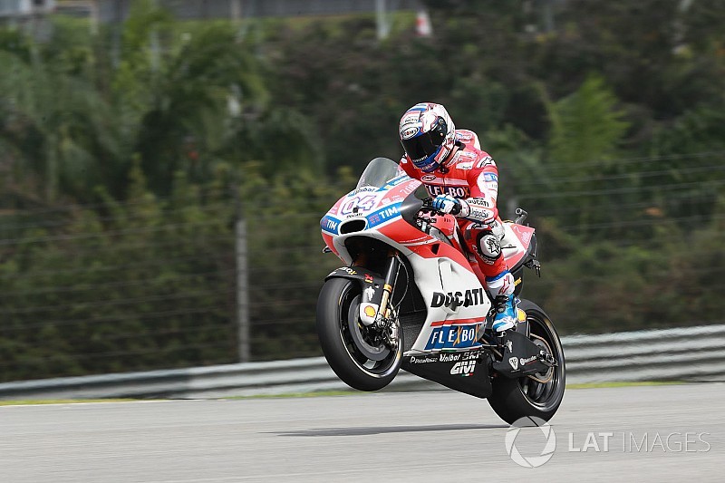 Dovizioso y Márquez llevan su duelo al segundo ensayo libre en Malasia