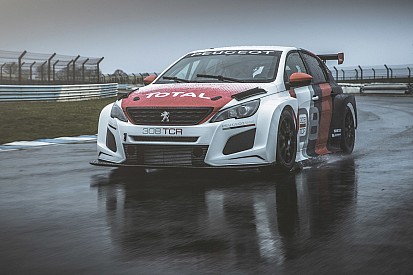 Peugeot apresenta seu novo 308TCR para o WTCR