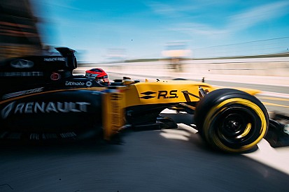 Kubica completa su test con Renault F1 Team en Valencia
