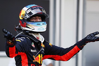 Formel 1 in Baku: Daniel Ricciardo gewinnt Chaosrennen vor Bottas