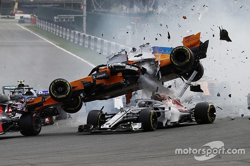 GALERÍA: así fue el accidente de Alonso en Spa