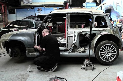 Video: Renault 4L con motor V6, así se construyó