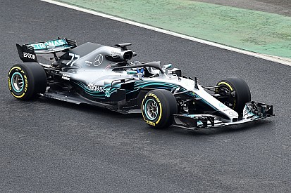 Fotogallery: l'esordio in pista della Mercedes W09