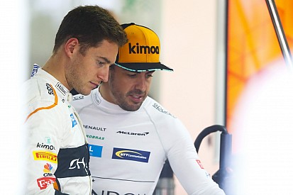 McLaren: “Vandoorne moet Alonso vaker verslaan”