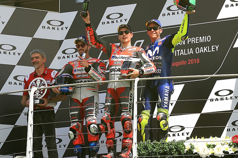 La rabia impulsa a Lorenzo hacia su primera victoria con Ducati
