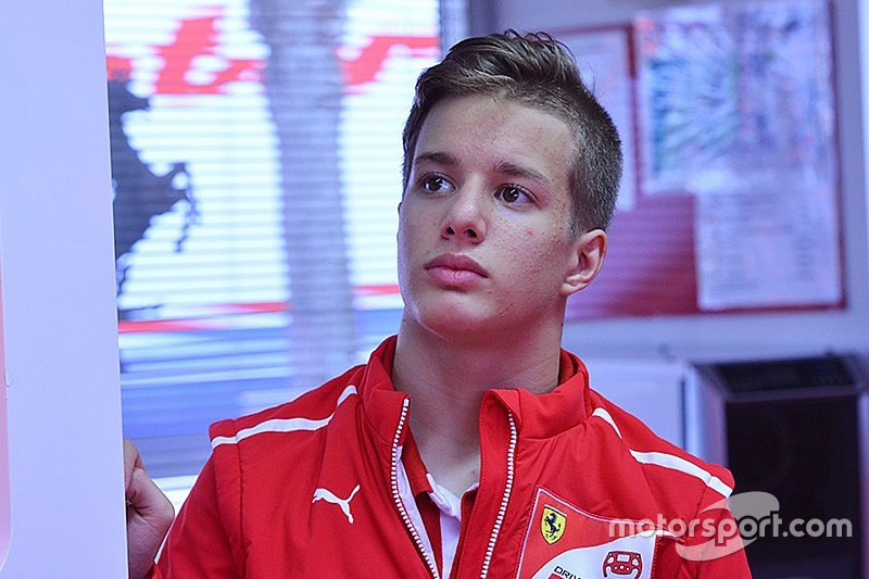 Com dores nas costas, Petecof fica de fora de etapas da F4