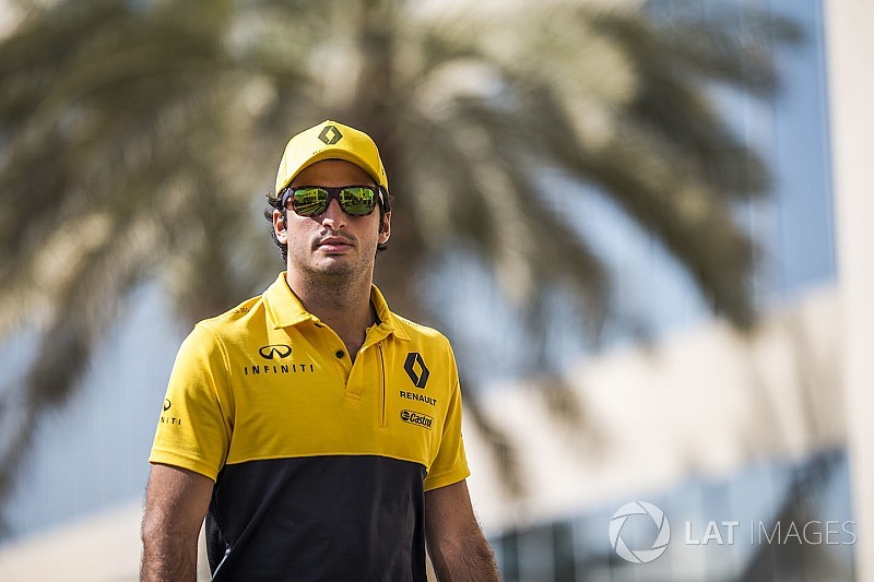 Sainz Jr. segue passos do pai e faz estreia no rali