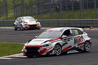 Képek: így ünnepelt a M1RA a hungaroringi dupla győzelem után