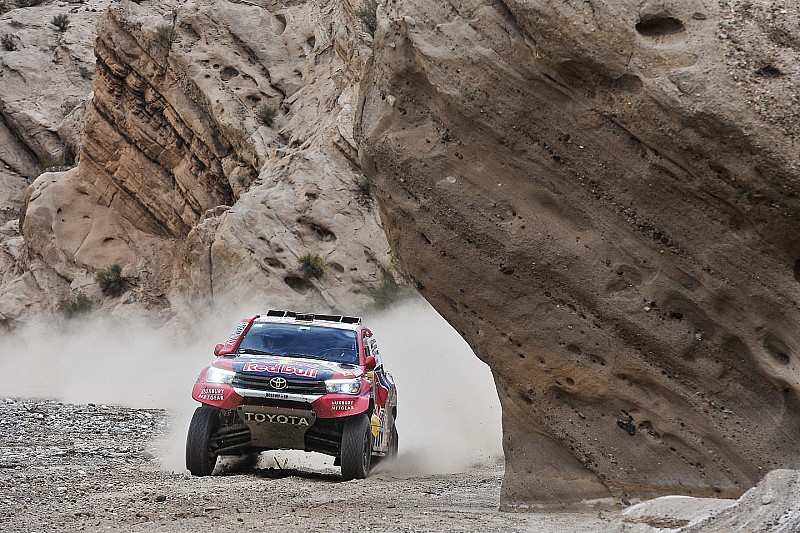 Dakar 2018: Al-Attiyah wint, Sainz overleeft bijltjesdag bij de auto’s