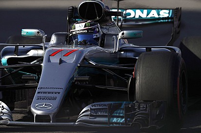 Ошибка Боттаса в конце гонки заставила понервничать Mercedes