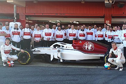 Video: l'Alfa Romeo Sauber C37 è già in pista a Barcellona!