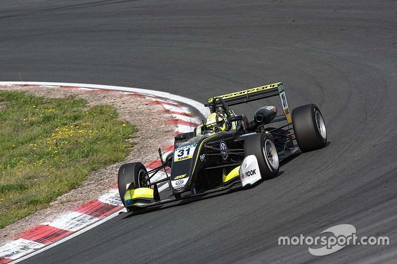 Zandvoort F3: Norris heads Carlin 1-2 in dominant win