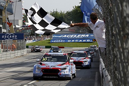 Podio per Tarquini a rischio collasso e Michelisz con polso malmesso: "Ci è andata bene"