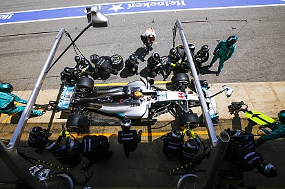 Hamilton no bebió durante la carrera para que el coche pesara menos