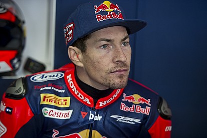 Kecelakaan di jalan raya, Hayden cedera serius