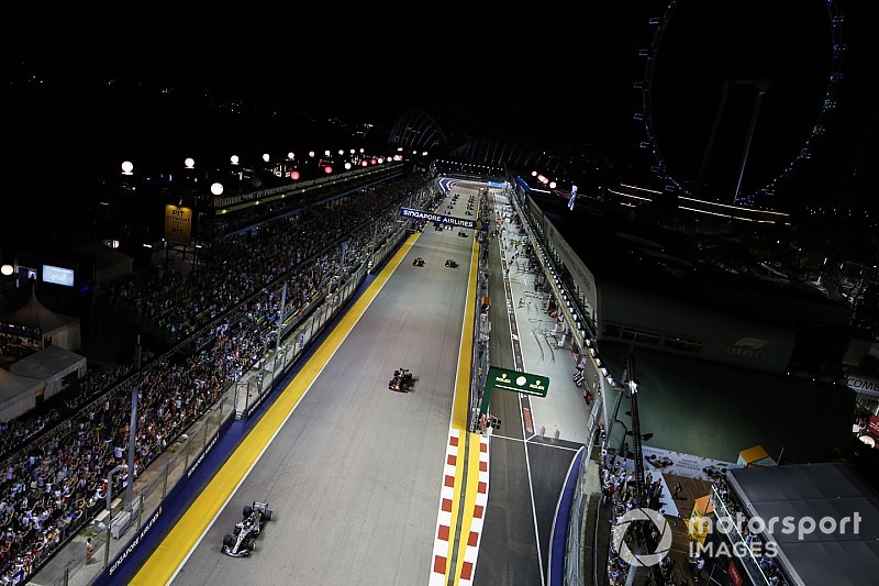 Milyenek lennének az F1-es versenyek kék zászlók nélkül?!
