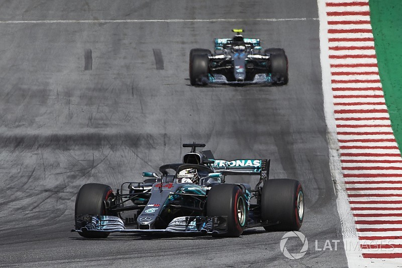 Nueva bomba de combustible para los equipos con motor Mercedes