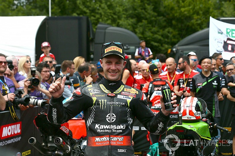 Rea se impone a Davies en Imola; Forés y Torres en el top 5