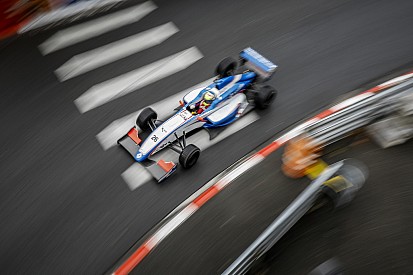 Tertabrak di Race 2 Pau, Presley kini fokus ke Monte-Carlo