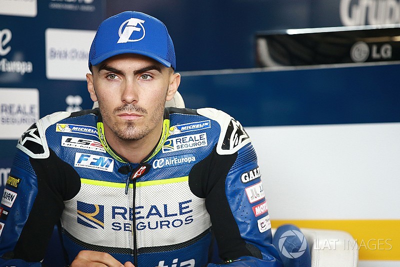 Loris Baz en discussion avec plusieurs équipes WSBK, dont Ten Kate