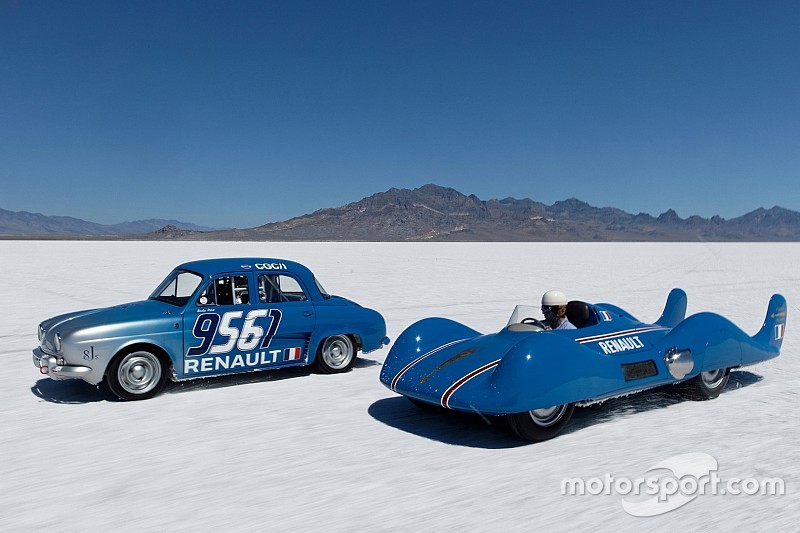Quand Renault met deux Prost dans une Dauphine