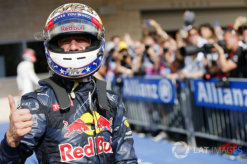 Rosberg: Ricciardo Ferrari'ye geçmeli