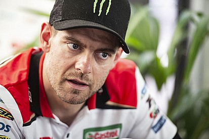 Crutchlow: "A Lorenzo le va a costar con la Honda, Márquez es el referente"
