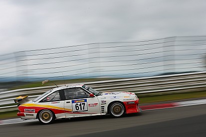 VLN rechtfertigt Manta-Schleppmanöver bei Massenunfall auf Nordschleife
