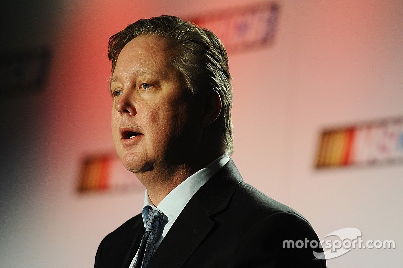 Керівник NASCAR Браян Франс пішов у «безстрокову відпустку»