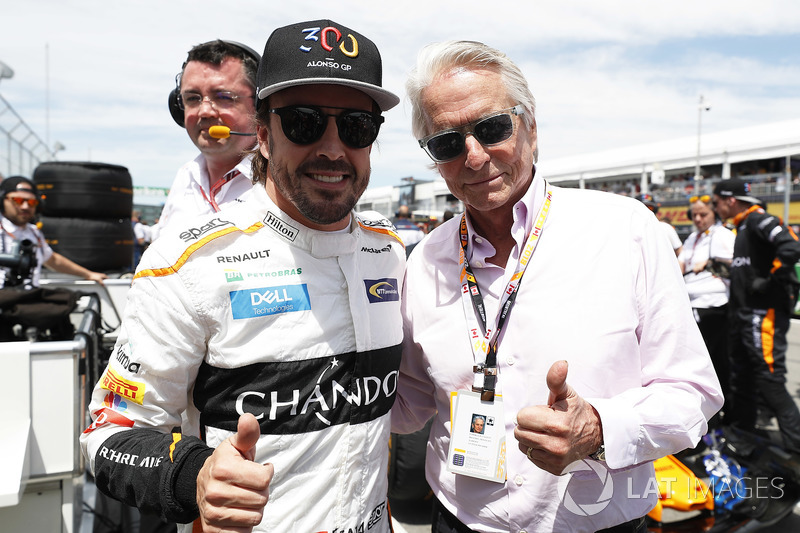 Fernando Alonso, McLaren, y el actor Michael Douglas