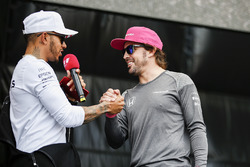 Lewis Hamilton, Mercedes AMG F1, Fernando Alonso, McLaren, F1 Sahnesinde