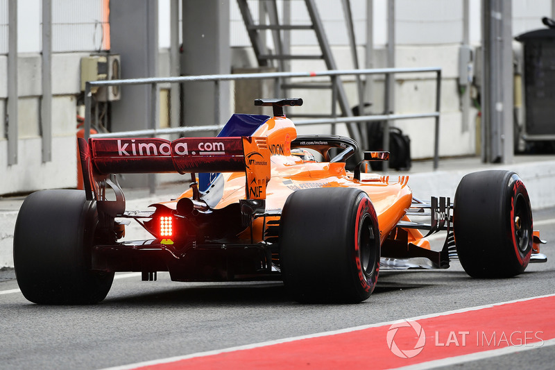 Stoffel Vandoorne, McLaren MCL33 with aero paint on rear wing