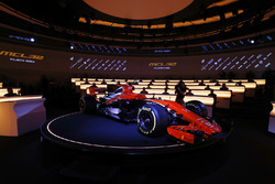 Lancering van de McLaren MCL32