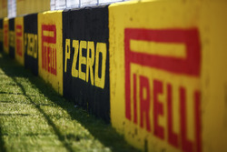 Pirelli-Werbung entlang der Sart-Zielgerade