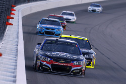 Kasey Kahne, Hendrick Motorsports, Chevrolet; Paul Menard, Richard Childress Racing, Chevrolet