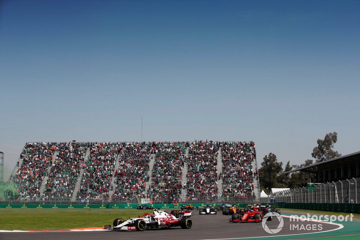 Antonio Giovinazzi, Alfa Romeo Racing C41, Carlos Sainz Jr., Ferrari SF21