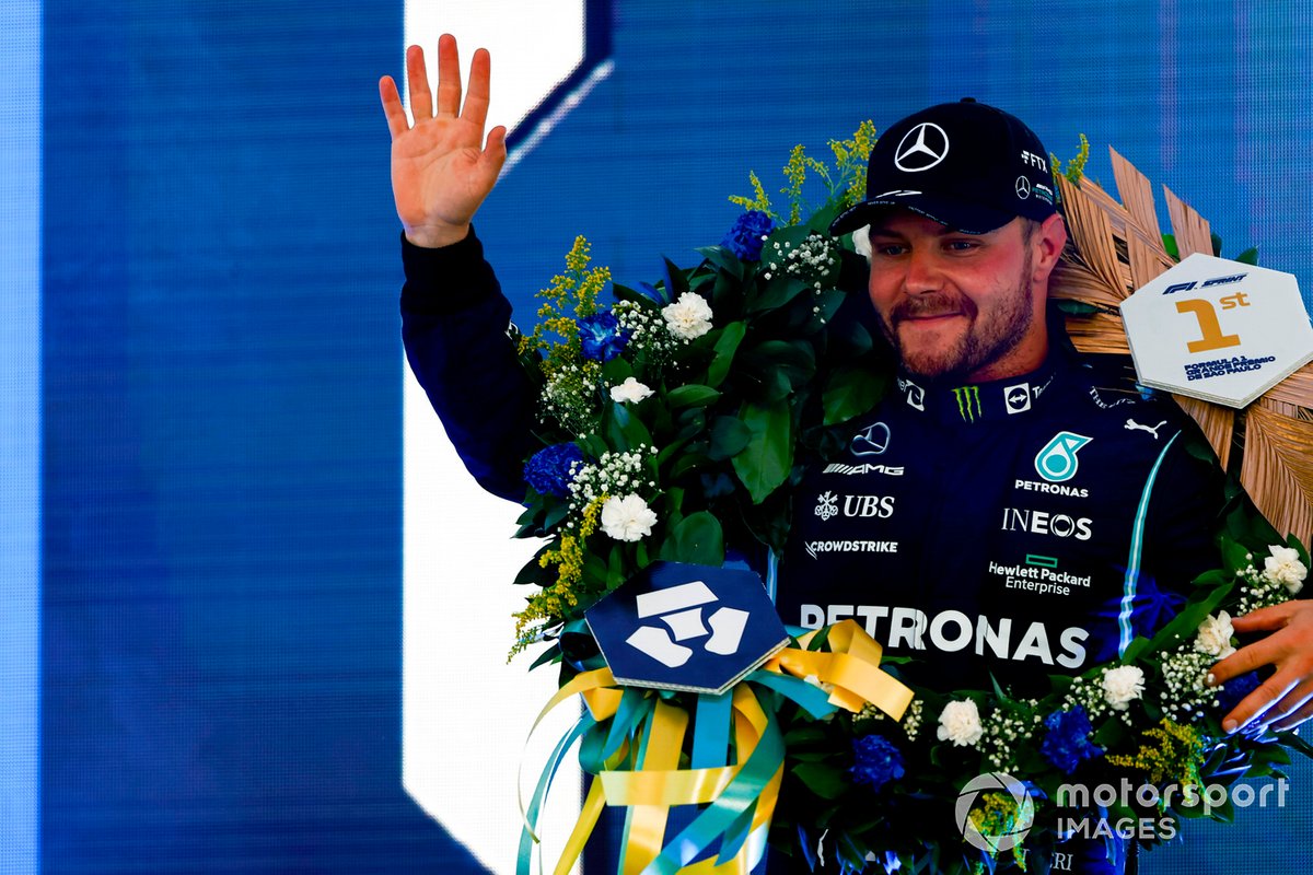 Valtteri Bottas, ganador de la carrera sprint en Brasil