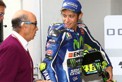 Третє місце Валентино Россі, Yamaha Factory Racing with Кармело Еспелета, генеральний директор Dorn