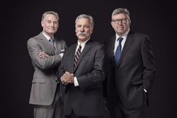 Sean Bratches, Geschäftsführer, Kommerzielle Operationen; Chase Carey, Vorstand von Formula 1; Ross
