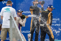 Podio: il vincitore Sam Bird, DS Virgin Racing, il secondo classificato Jean-Eric Vergne, Techeetah,