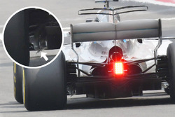 Lewis Hamilton, Mercedes AMG F1 W08 with damaged floor