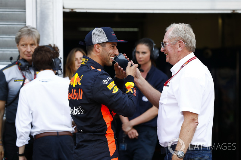 Daniel Ricciardo, Red Bull Racing, Helmut Markko, Consultant, Red Bull Racing