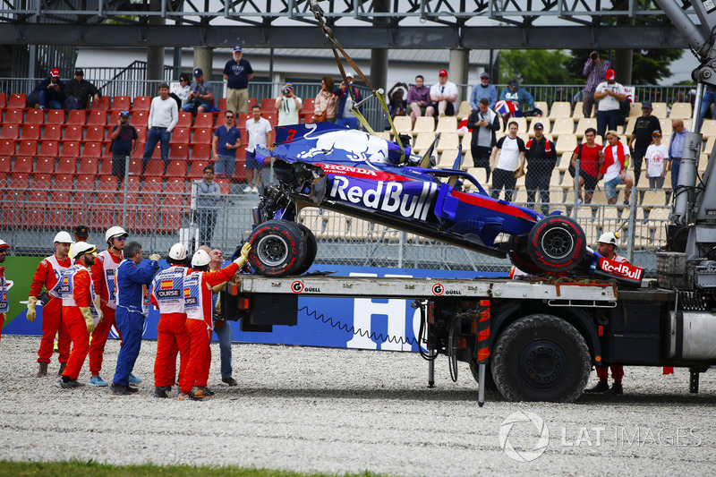 Маршали, Toro Rosso STR13 Брендона Хартлі