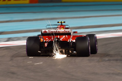 Kimi Raikkonen, Ferrari SF70H kıvılcımlar