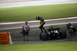 Carlos Sainz Jr., Renault F1 Team RS17, yarış dışı
