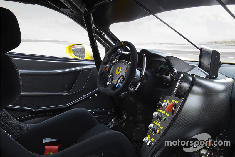 Cockpit: Ferrari 488 Challenge