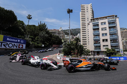 Lewis Hamilton, Mercedes AMG F1 W08, Stoffel Vandoorne, McLaren MCL32, Felipe Massa, Williams FW40, Esteban Ocon, Sahara Force India F1 VJM10 on the formation lap