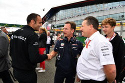 Керівник Renault Sport F1 Сіріль Абітбуль, консультант Red Bull Гельмут Марко, керівник Red Bull Rac