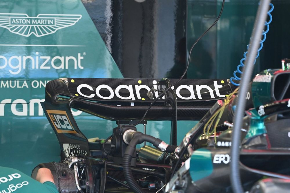 Aston Martin AMR23 detalle del alerón trasero
